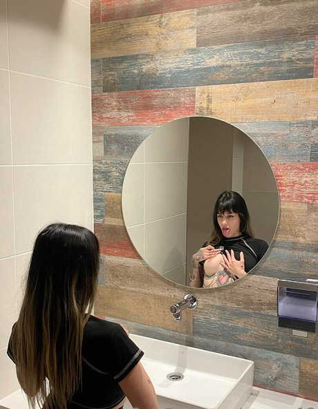 meewc18 high quality model images