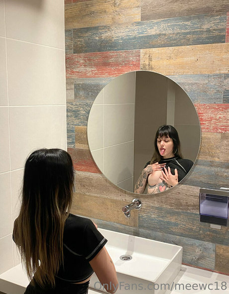 meewc18 star adult photo