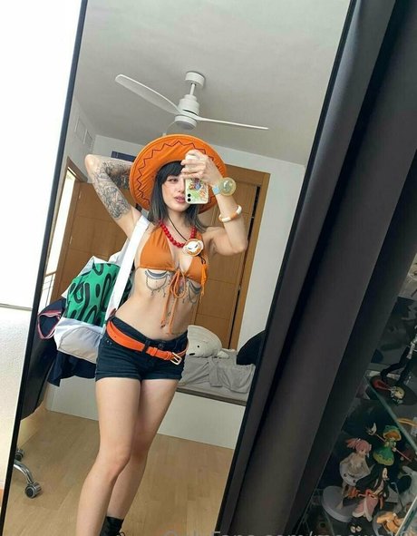 meewc18 perfect model image