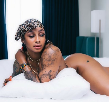 ItsJustRocky star hd photo