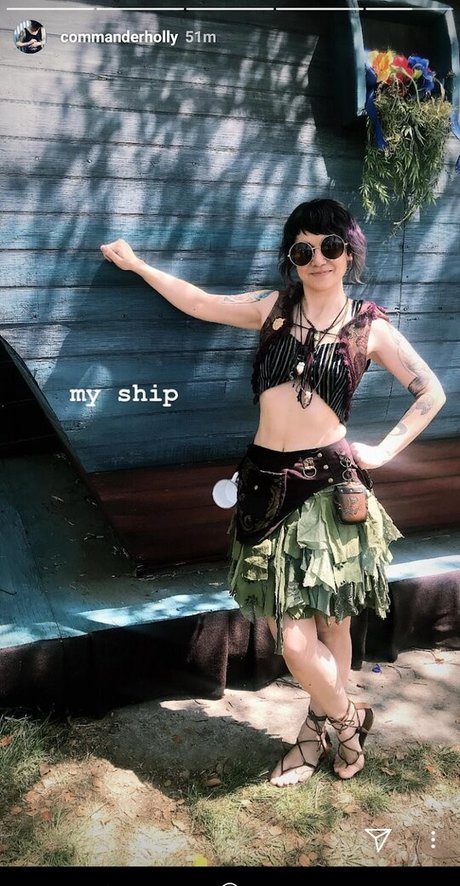 Holly Conrad top star image