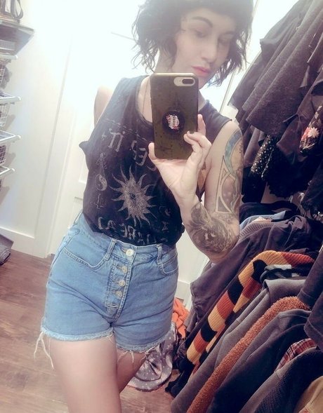 Holly Conrad model adult archive