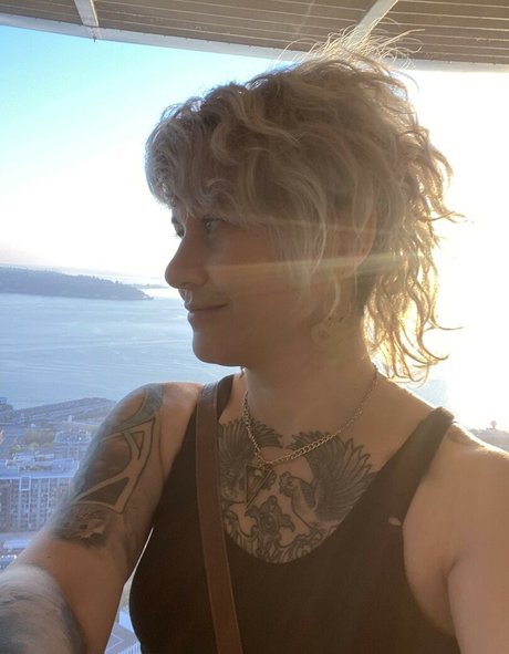 Holly Conrad model xxx photos