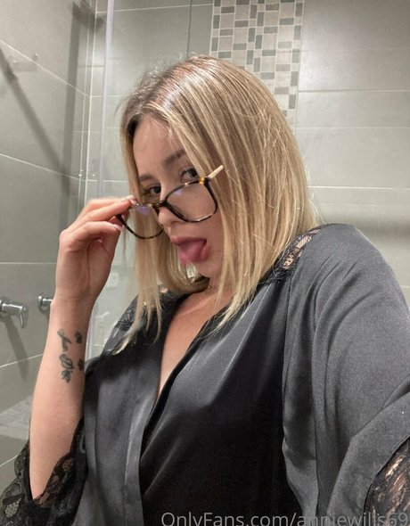 anniewillfree porn actress img