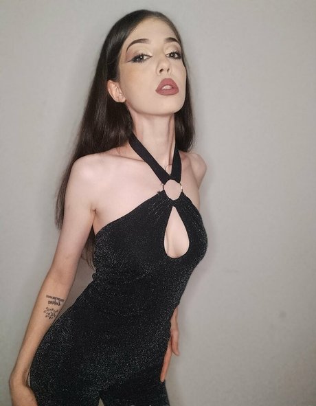 marikof18 model top image