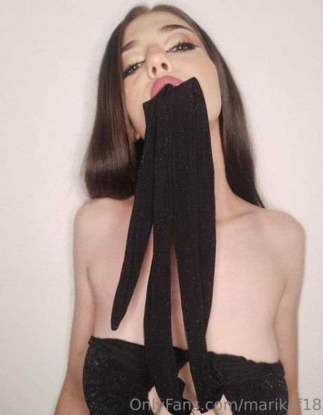 marikof18 nude model archive