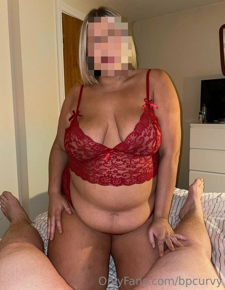 bpcurvy beautiful model img