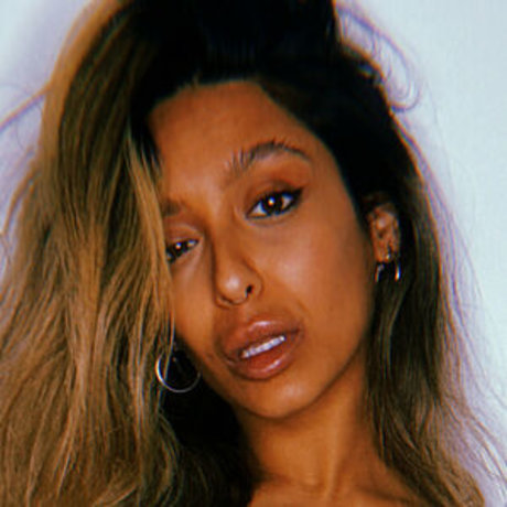 Flik Renee beautiful model pic