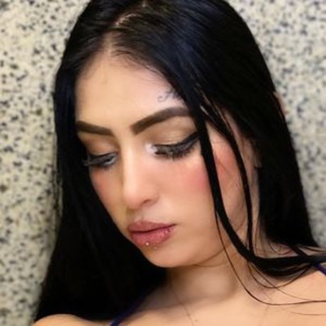 Endilolita naked model photo