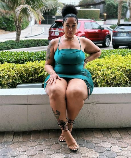 FitAndFancy_ naked actress picture