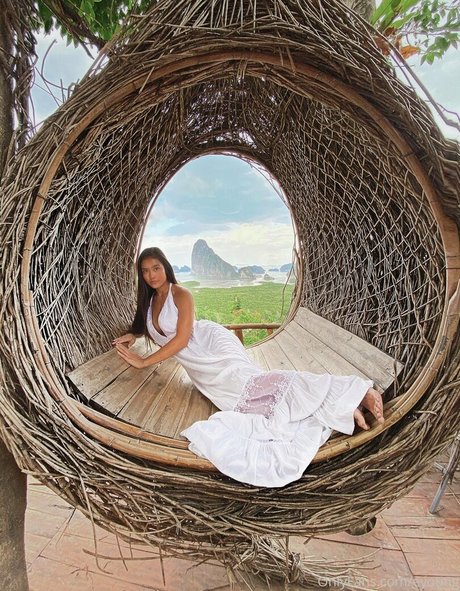 eyoung pretty pornstar galleries