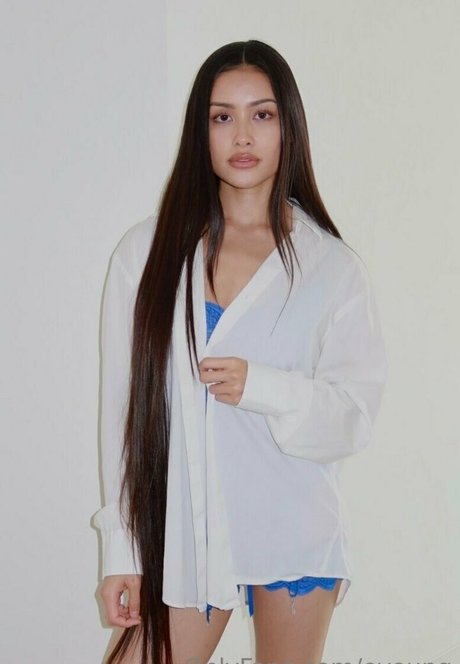 eyoung model adult pic