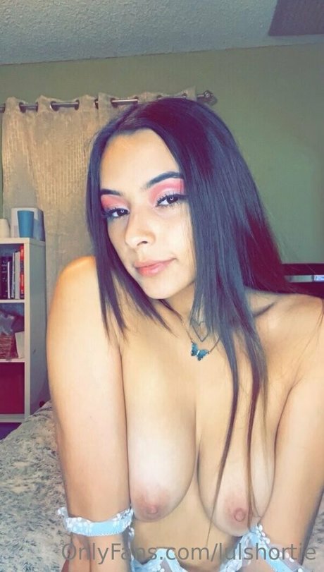 lulshortie nude actress photo