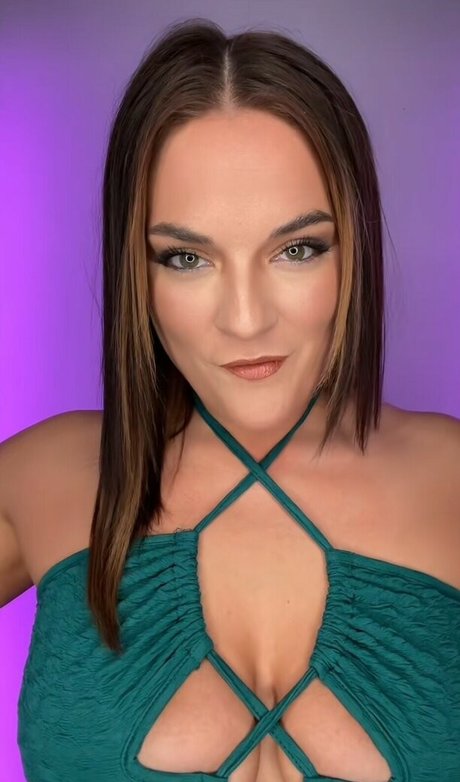 Harley Zade erotic actress gallery