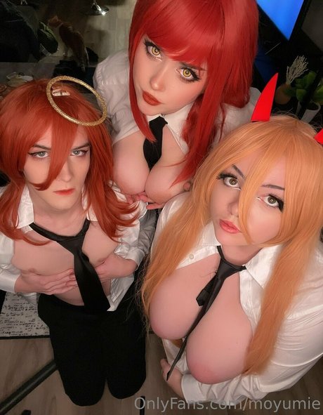 moyumie exclusive star pic