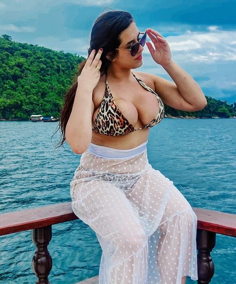 dani bluee star top pictures