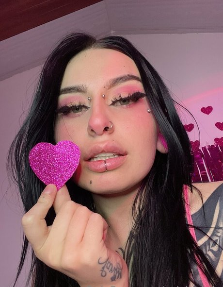 badkittymia hot star pic