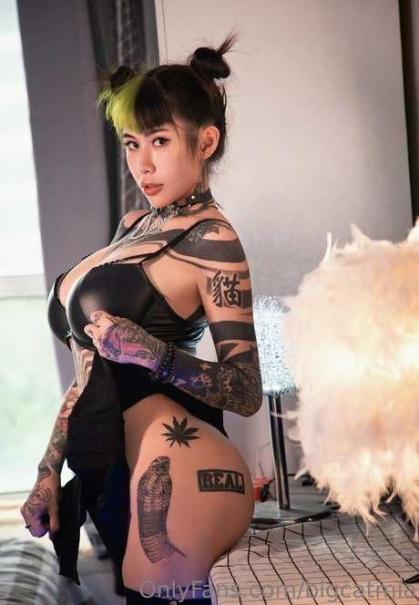 bigcatmia model erotic image