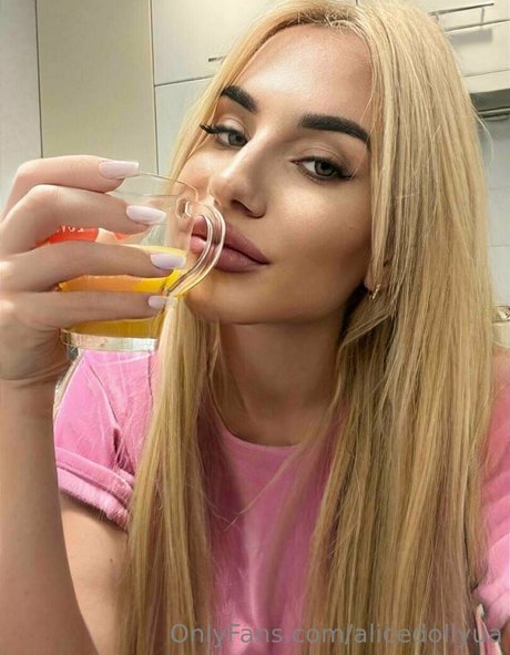 alicedollyua pretty model pic