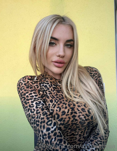 alicedollyua exclusive pornstar images