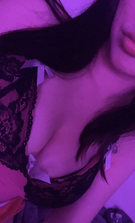 iloveglitt3r porn actress photo