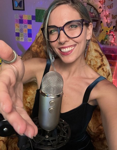 Christie Skylar art model img