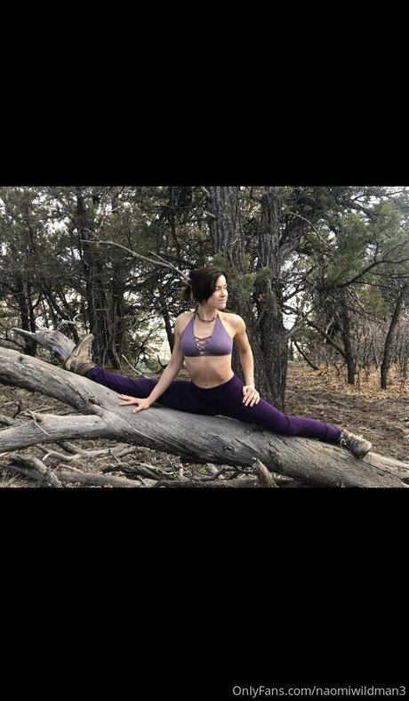 naomiwildman3 model top images