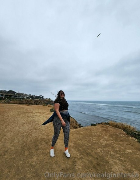 realgiantessa sex actress pic