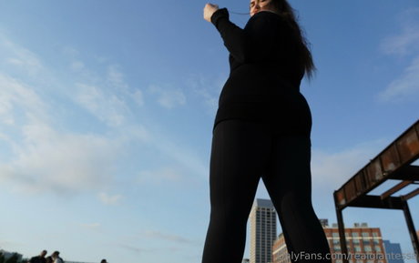 realgiantessa art star galleries