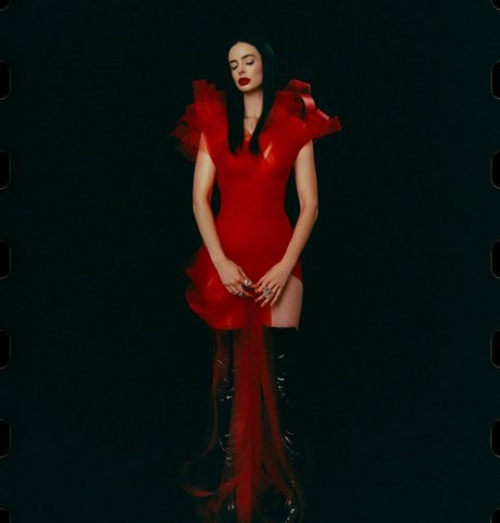 Krysten Ritter hot actress pictures