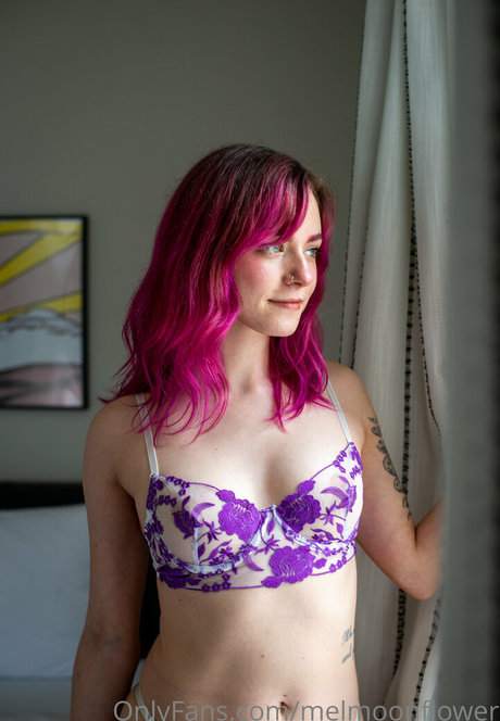 melmoonflower star sexy photos