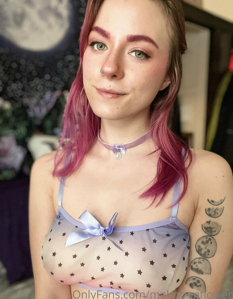 melmoonflower naked pornstar image