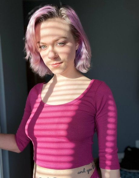 melmoonflower model exclusive image