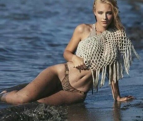 HalcyBella art star picture