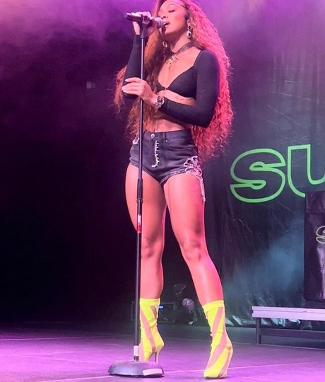 Jilly Anais star sex photos