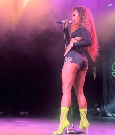 Jilly Anais sex star pictures