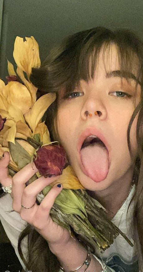 nikkiinatural pornstar sexy gallery