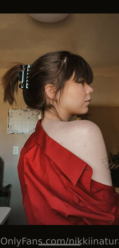 nikkiinatural sexy star pic