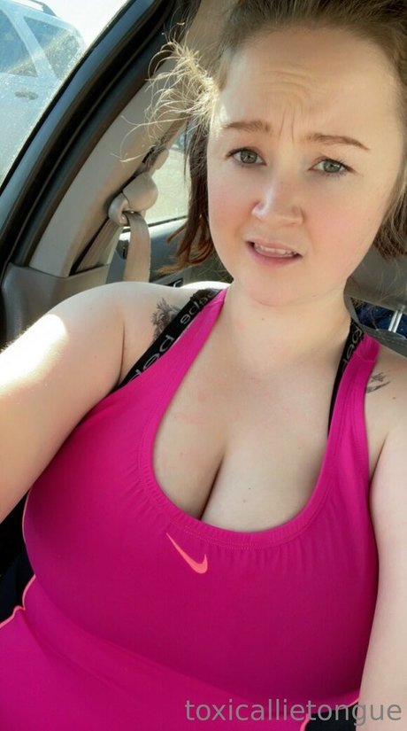 toxicallietongue nude star archive