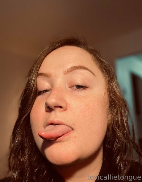 toxicallietongue pornstar exclusive image