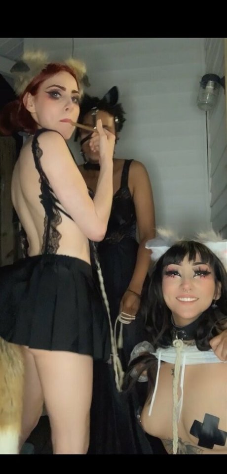 velvetmuerte sexy actress photo