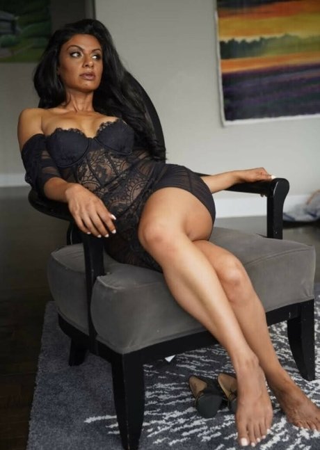 Skinnyroti star adult pic