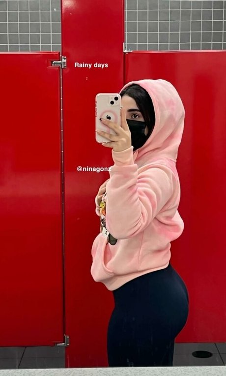 NinaGonz nice model pics