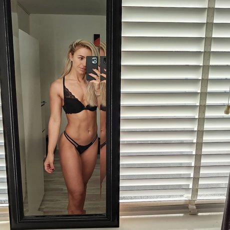 Larissa Van Meerten pornstar top gallery