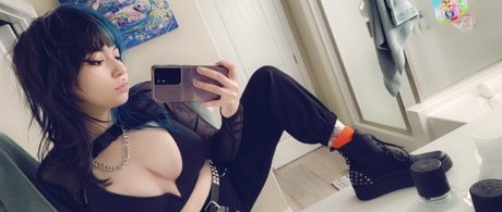 Knives star sexy pictures