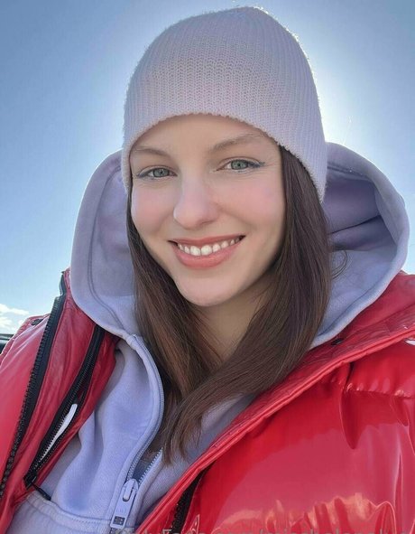 misshelenalue pornstar images