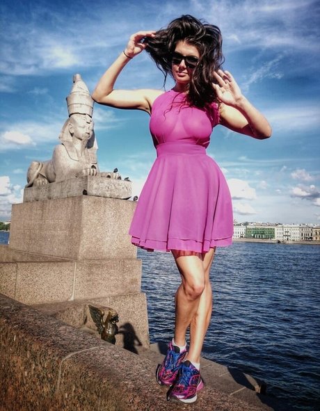 Swallowyoudown star exclusive photos