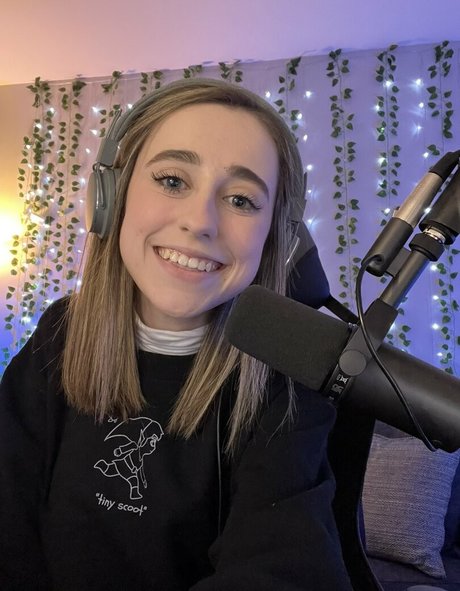 Atwentysomethingloser beautiful pornstar pic