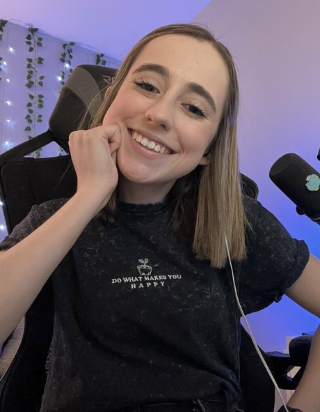 Atwentysomethingloser sex pornstar gallery