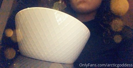 arcticgoddess model beautiful pics